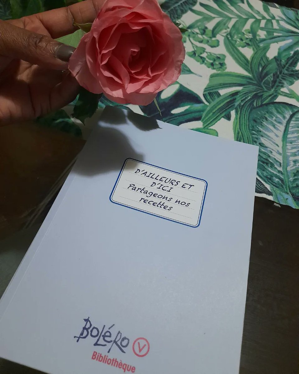 Bhatupe's tweet photo. Making me happy 😊: a simply formatted recipe book, on ♻️  paper, in french translation in a local swiss print.  Glad that "#nsima ndi nkhuku" was selected,with others, of Scottish, Turkish, Romanian origin. Book out now at Bolero library, geneva. #writerwednesday #foodiesunite https://t.co/CJA5EmM4Yf