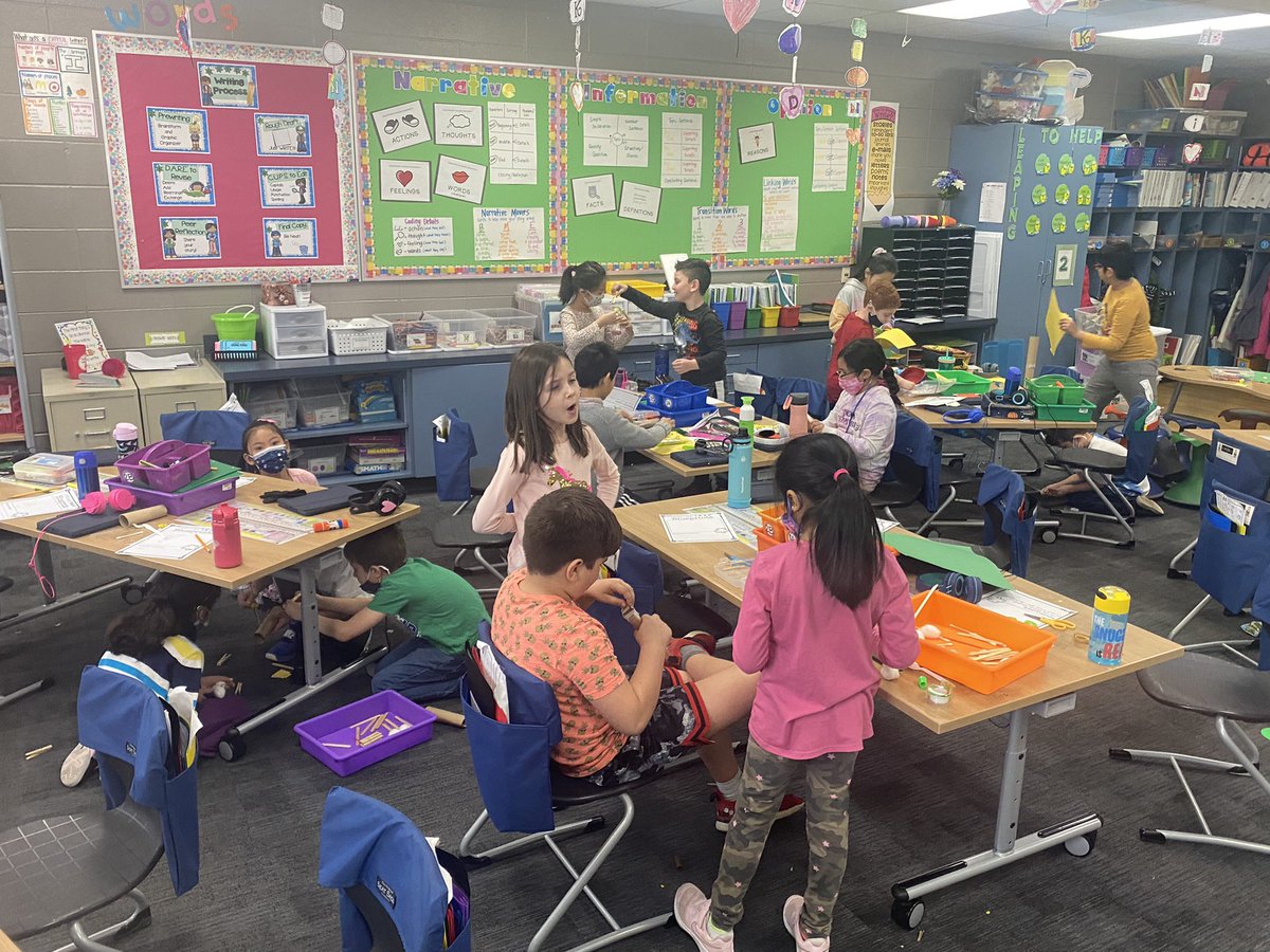 MrsCappelenKCSD's tweet photo. The energy in the room was contagious as these kiddos designed and built traps to catch a leprechaun! 💚🍀 https://t.co/kISrVDRPlY
