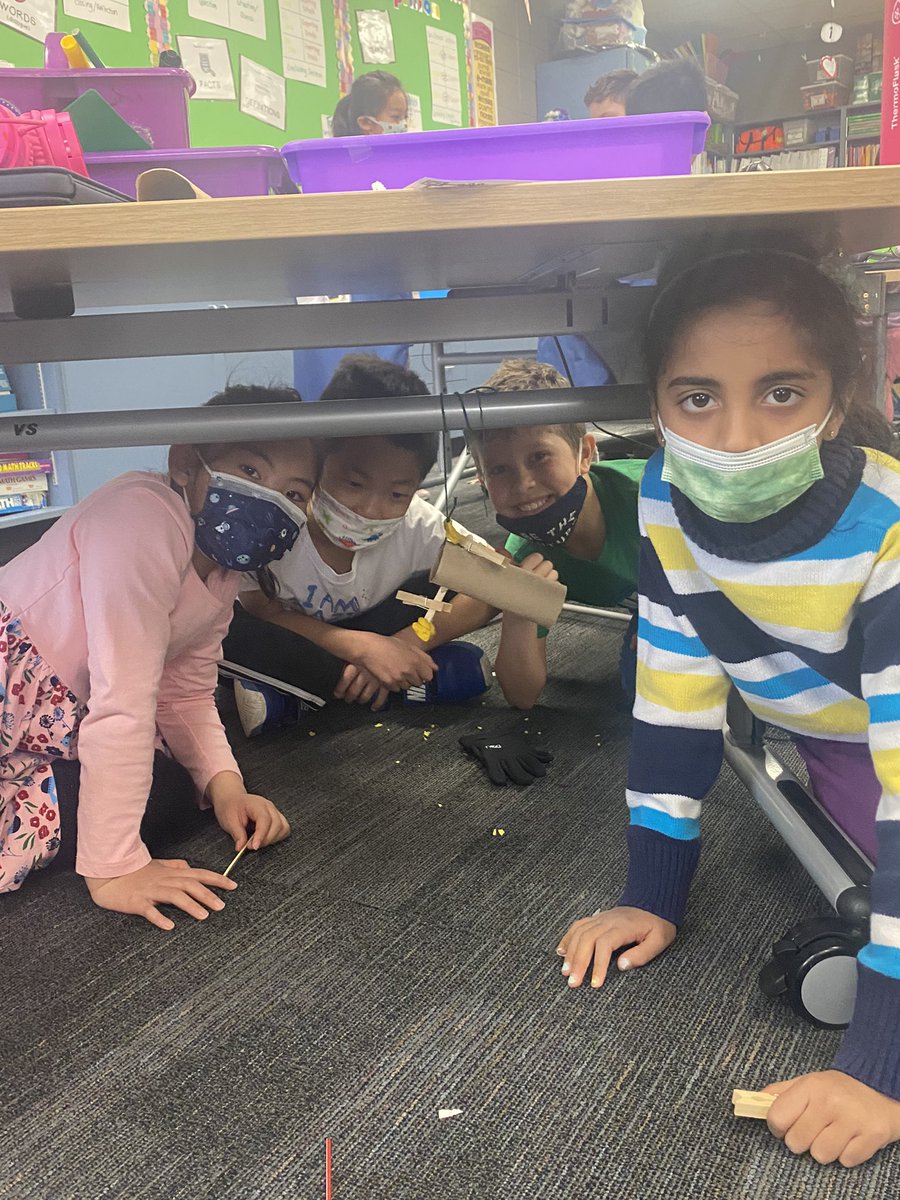 MrsCappelenKCSD's tweet photo. The energy in the room was contagious as these kiddos designed and built traps to catch a leprechaun! 💚🍀 https://t.co/kISrVDRPlY