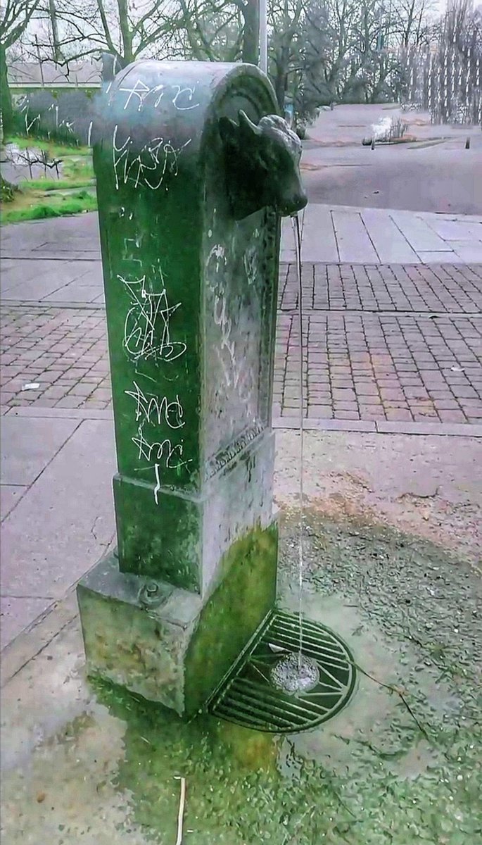 chiaschi's tweet photo. Il famoso #turet, tipico di #torino ⛲
Chi lo conosce?
#Torino #torinoèlamiacittà #turin #Turismo #noiditorinoche #turet #vivatorino #tipic #turincity #torinodascoprire https://t.co/IpVgYoyV10