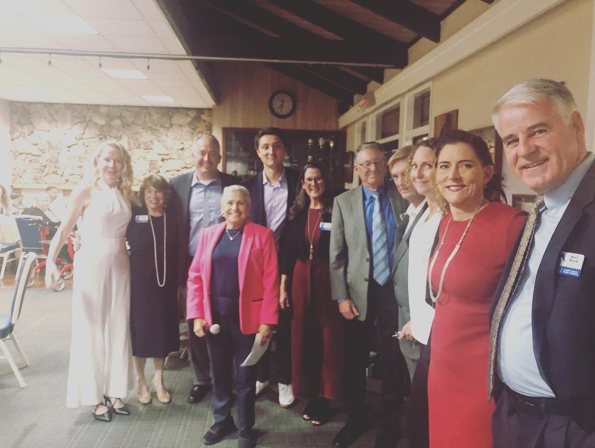 It was my honor to swear in the newly elected officers of the Pacific Beach Town Council.

Congratulations to each of these community leaders!