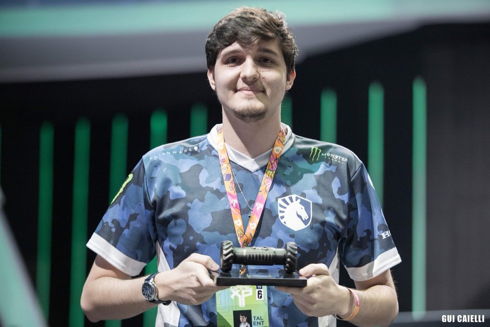 AnalisesR6's tweet image. 🇧🇷 .@silencefps (Coach/Analyst)

🎮 Series: 152-15-71 (64%)
🗺️ Maps: 247-130 (66%)
🏅 Maior Win Streak: 10

❄️ Chalet: 9-6
⛳ Clubhouse: 34-25
⛱️ Coastline: 31-17 
🏦 Bank: 27-11
☕ Kafe: 23-9
🚜 Oregon: 43-21
🏘️ Villa: 22-8

Anunciou sua saída do Rainbow Six. GL!
