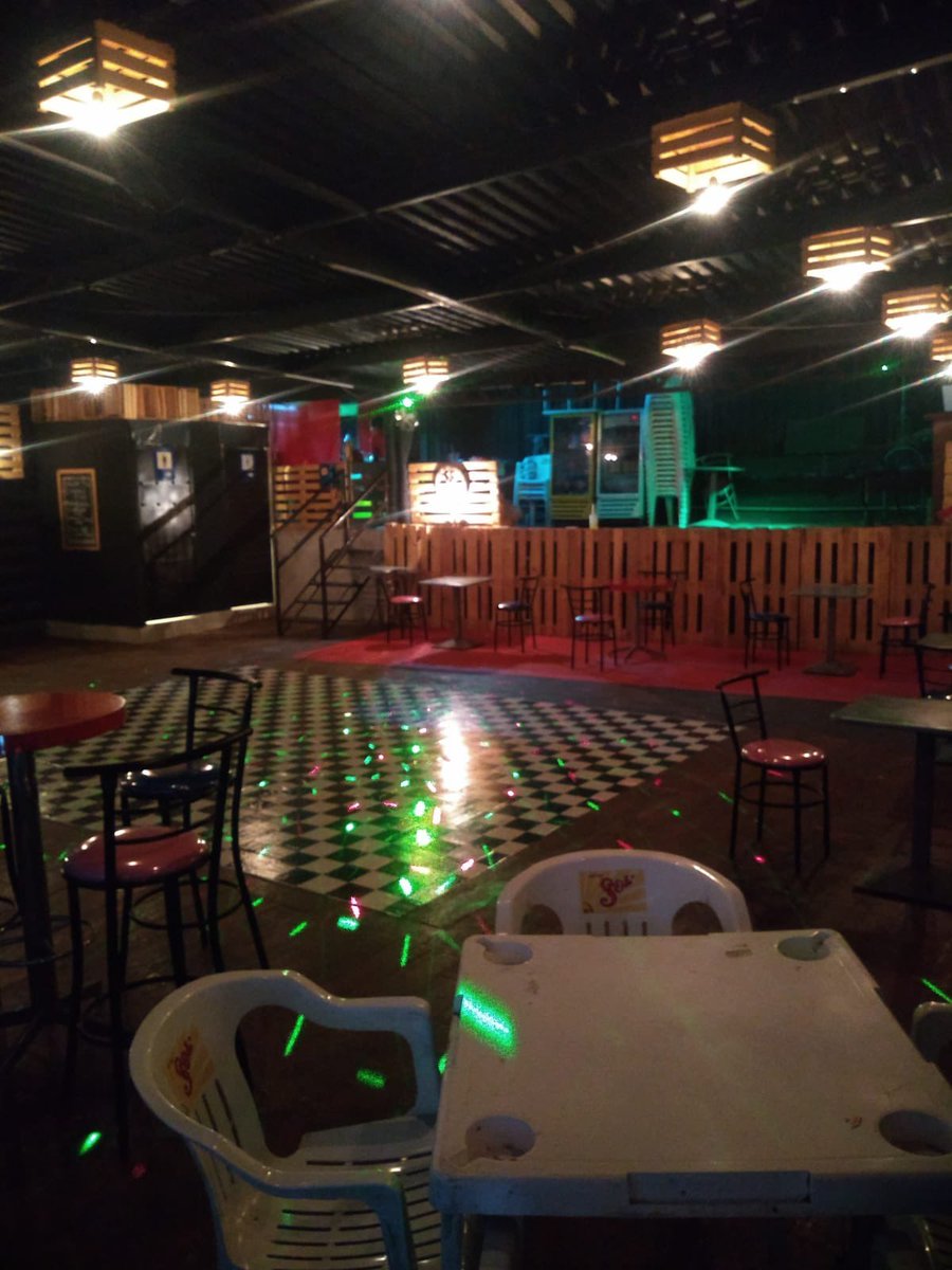 alexvazquez38's tweet photo. Un amigo acaba de abrir un bar a ocho cuadras del reclusorio norte, zona Cuautepec y obvio voy a caerle el viernes con toda mi singular alegría, CHELITA MIX lleva por nombre #PoderosoIntenso https://t.co/aJVotS5w82