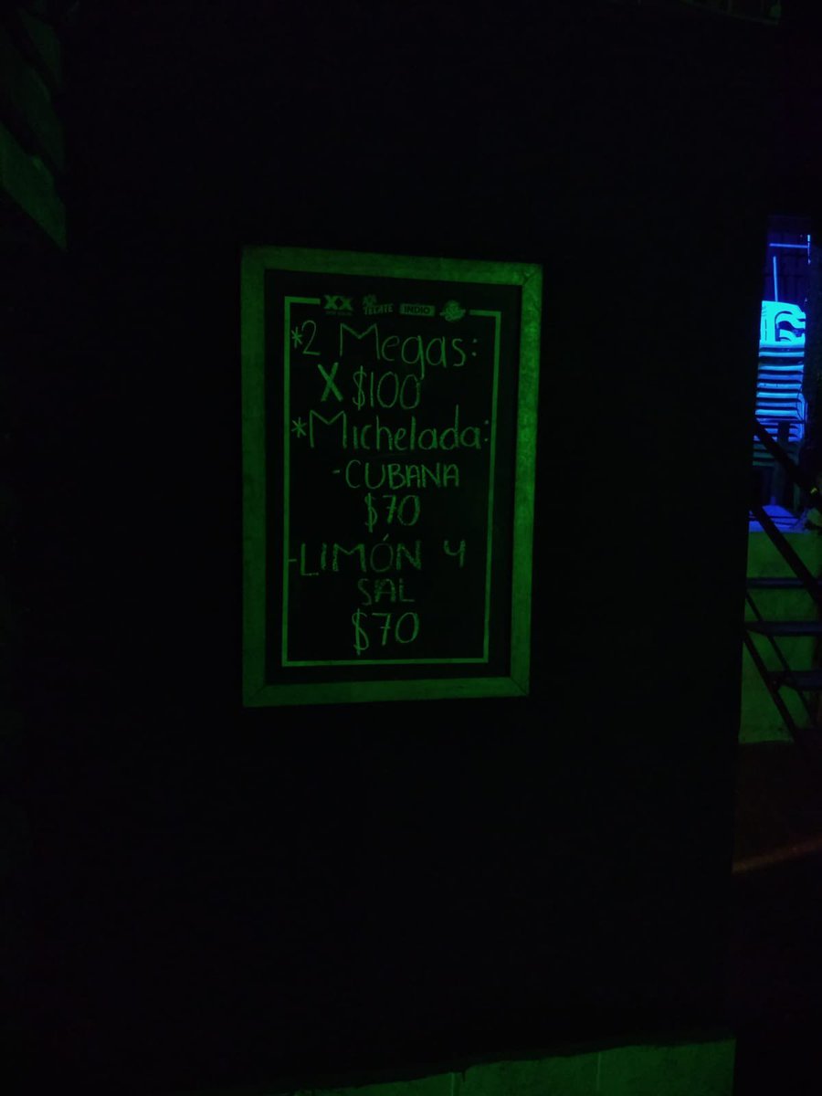 alexvazquez38's tweet photo. Un amigo acaba de abrir un bar a ocho cuadras del reclusorio norte, zona Cuautepec y obvio voy a caerle el viernes con toda mi singular alegría, CHELITA MIX lleva por nombre #PoderosoIntenso https://t.co/aJVotS5w82
