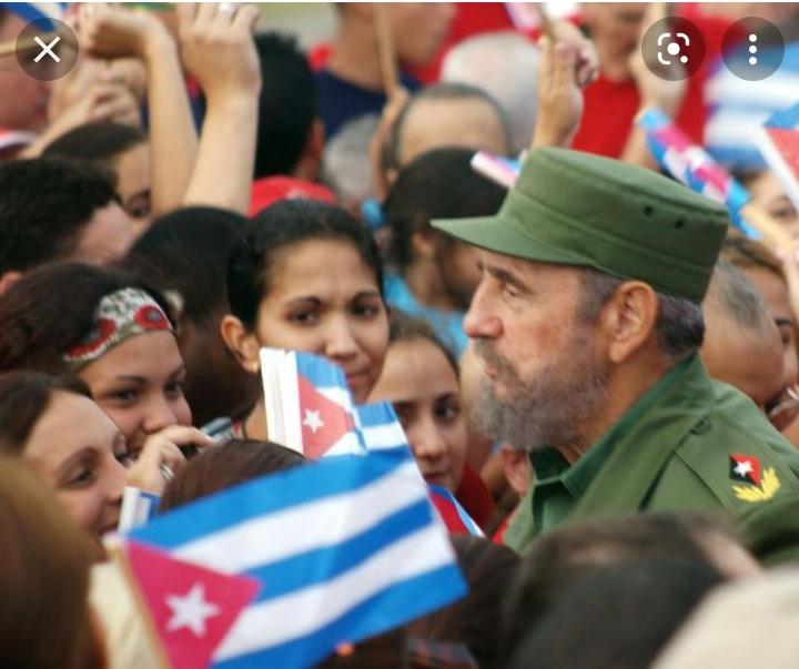 #Fidel "Yo sé que cuando un pueblo está unido como este y tiene fe y tiene hombres que no lo van a traicionar, es un pueblo invencible, y que a la Revolución nada ni nadie podrá vencerla" <a href="/QbaDCorazonR/">QbaDCorazón</a> #CubaVive
