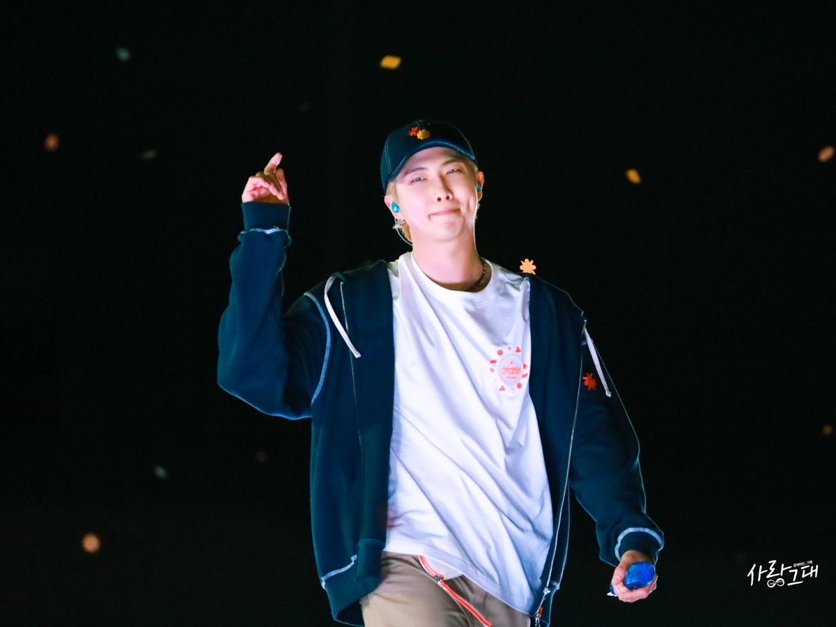 myLUV_myDarling's tweet photo. 220310 
PTD IN SEOUL HQ

콘서트 후유증,,, 김남준 보고싶다 ,,(´。＿。｀)

#방탄소년단  #PTD_ON_STAGE_SEOUL       
  #BTS #RM #김남준 #NAMJOON https://t.co/HWbEVY1hwD