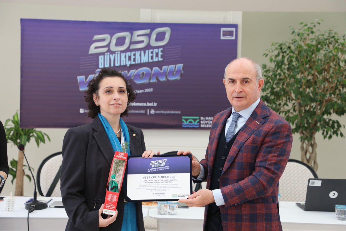 drhasanakgun's tweet photo. 2050 Vizyon Büyükçekmece çalışmalarımız kapsamında düzenlediğimiz ‘Kamusal Mekanlar ve Kıyı Politikaları’ konusunda, sabah oturumumuzda İstanbul Üniversitesi Öğretim Üyesi  Prof. Dr. M. Ebru Erdönmez Dinçer ve Doç. Dr. F. Ayçim Türer Başkaya moderatörlüğünde gerçekleştirilmiştir. https://t.co/Ljt6qkXGaR