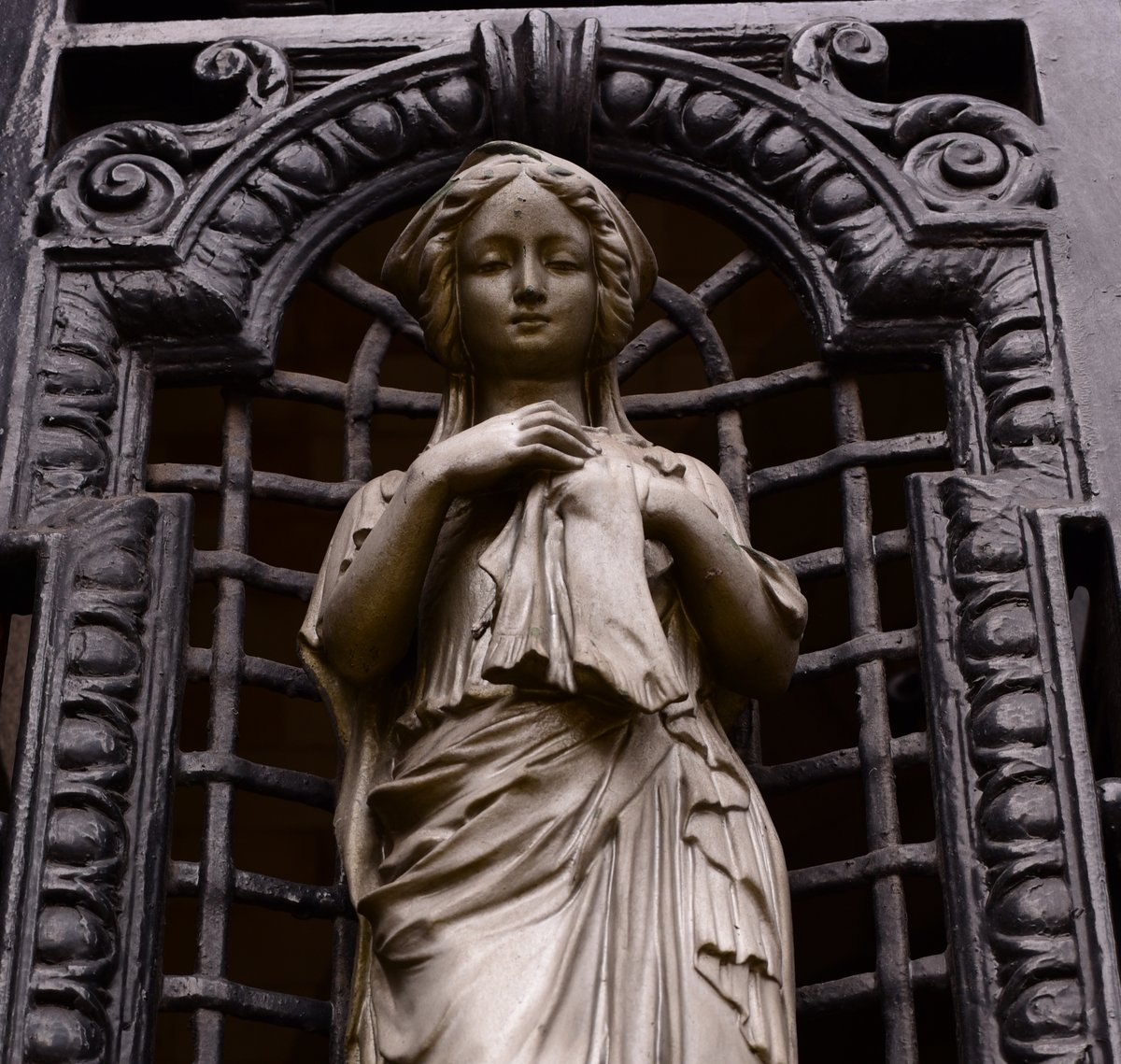 Manchesterdeta2's tweet photo. Beautiful #detail of the gates at @Kimpton
 Clocktower, #Manchester #Manchesterphoto #Manchesterdetails #Manchesterimage #Manchesterphotography @ILoveMCR @mcrhistfest @McrHistory @Manchesterpast @ManchesterRTs @Manc_Pictures #Nikon #nikonphotography https://t.co/ng8QMdWsto