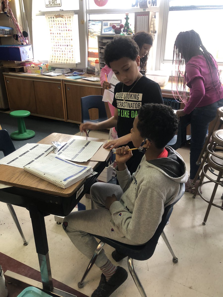 MrsGamble116's tweet photo. 3rd Grade Teachers teaching input/output!! Amazing collaboration, communication, and cooperation! #peerteachers @rhayes112 @Grandview_Elem https://t.co/POudVX177z