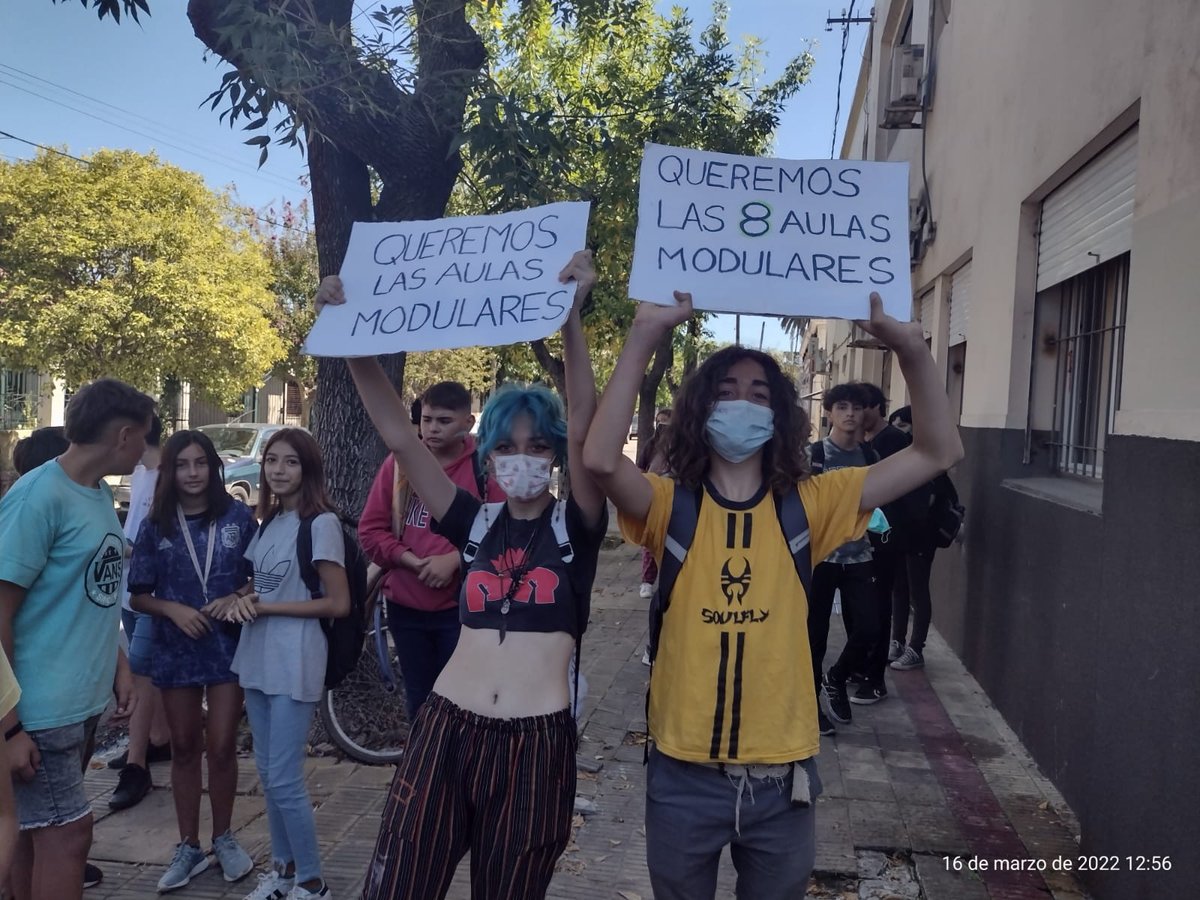 Marcha de Tecnica2. <a href="/CiudadBerisso/">Berisso Ciudad</a> <a href="/ahora_berisso/">AHORA Berisso</a> <a href="/MundoBerisso/">El Mundo de Berisso</a> @tecnica2berisso  <a href="/RED92cadadiamas/">RED 92</a> <a href="/fabiancagliardi/">Fabián Cagliardi</a> <a href="/JuventudMLP/">Juventud MLP</a> <a href="/NoticiasBerisso/">Noticias De Berisso</a> <a href="/CiudadBerisso/">Berisso Ciudad</a>