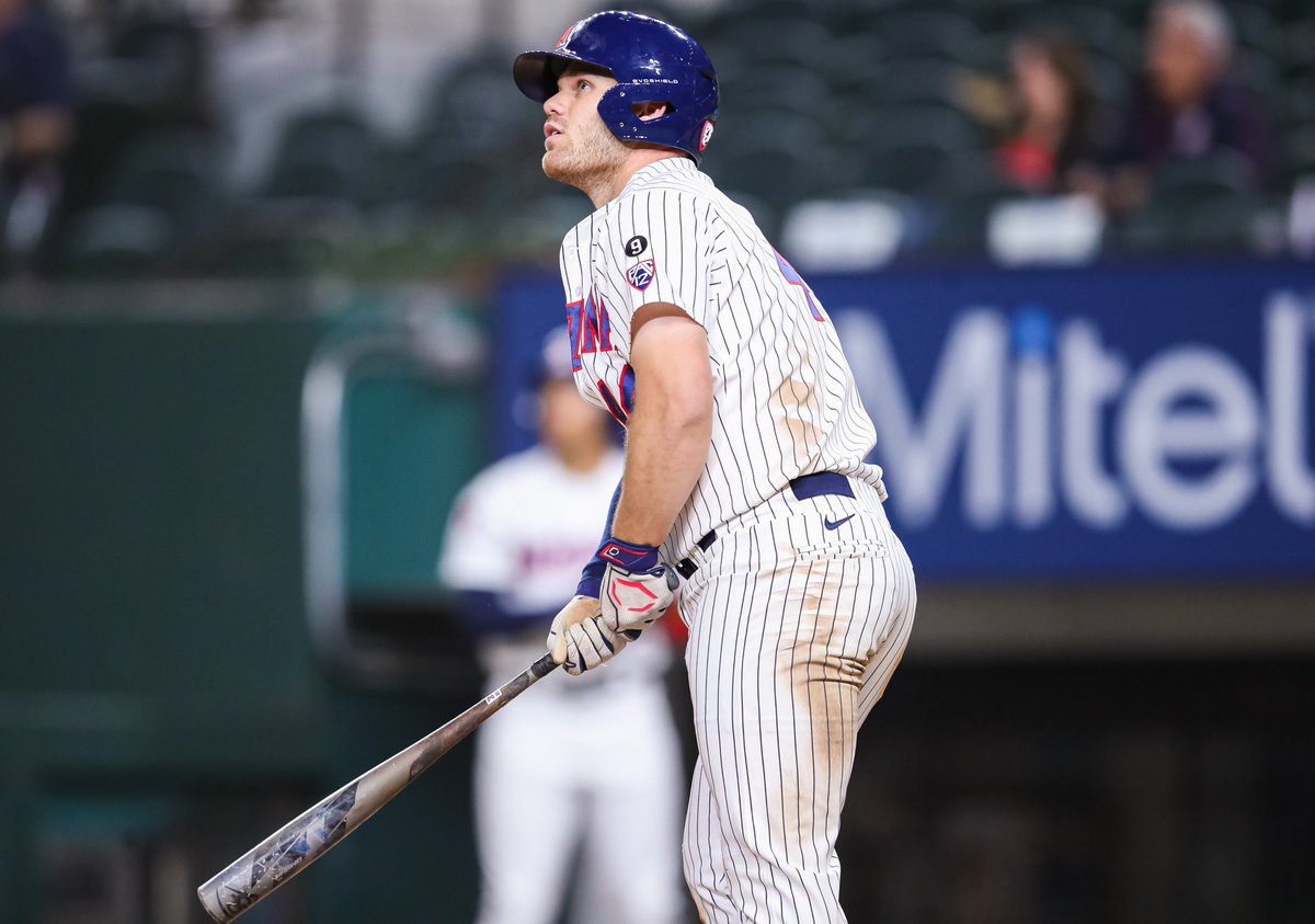 .<a href="/danielsusac10/">Daniel Susac</a> is your current 𝙣𝙖𝙩𝙞𝙤𝙣𝙖𝙡 𝙡𝙚𝙖𝙙𝙚𝙧 with 3⃣3⃣ hits! With <a href="/tannero42/">Tanner O'Tremba</a> right behind him in 2nd at 3⃣2⃣ hits! #BearDown