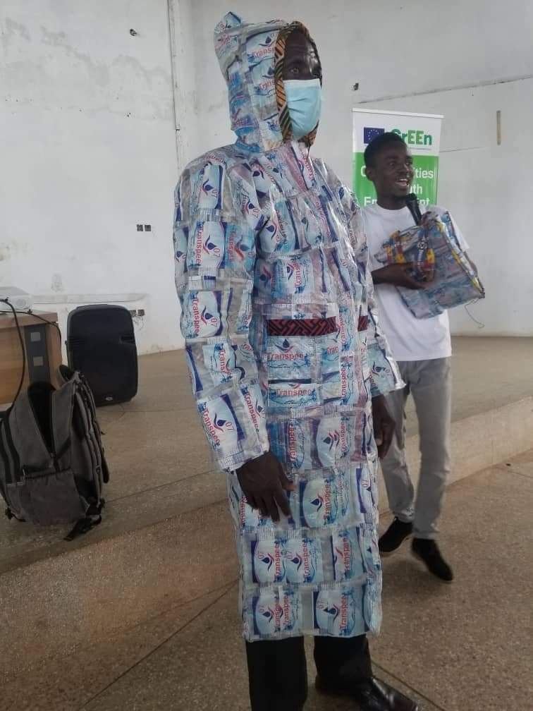 SNVGhana's tweet photo. We were joined by a team from @ASANwura who demonstrated some innovations and creations made using plastic waste on day two of the GrEEn Value Chain Fora in the Nzema East Municipality today

#AfricaTrustFund #GrEEnProject https://t.co/IGqoxKc0Jc