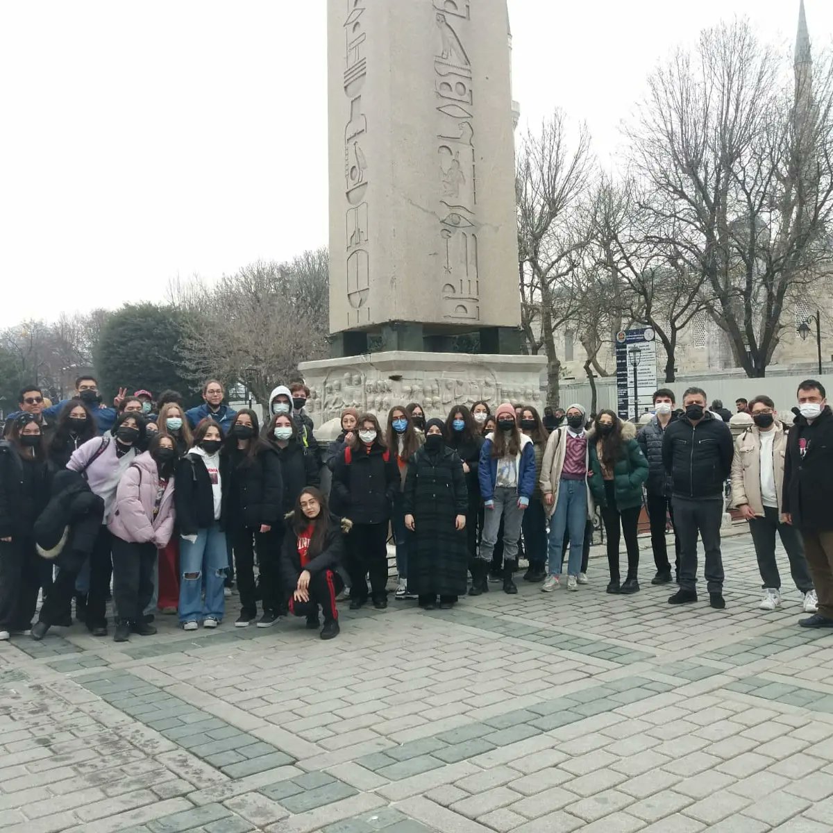 Öğrencilerimiz  Topkapı Sarayı, Ayasofya, Türk İslam Eserleri ve Arkeloji Müzesi, İslam Bilim ve Teknoloji Müzesi ve Halide Edip Adıvar Müzesini gezerek İstanbul’un eşsiz tarihi ve kültürel mirası hakkında bilgilendirilmişlerdir.
<a href="/memleventyazici/">Levent Yazıcı</a> 
<a href="/Yafesbakirci/">Yafes Bakırcı</a>