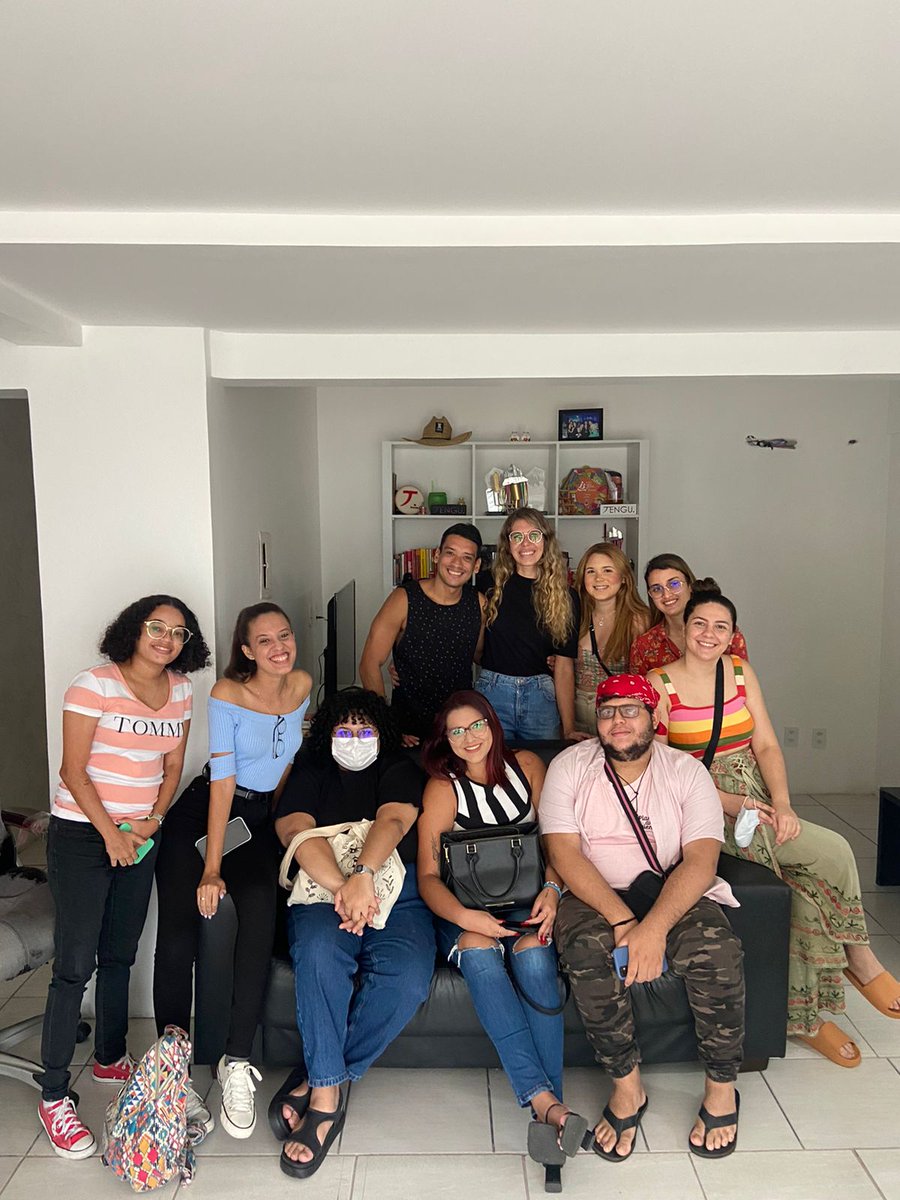 igormeda's tweet photo. Hoje na agência rolou a visita da galera do 7° período de Publicidade.
Bom demais trocar uma ideia com a galera que tá vindo pro mercado, nele ou em formação.
👊🏾👺
#GoTengu https://t.co/mJcHBwx9nz