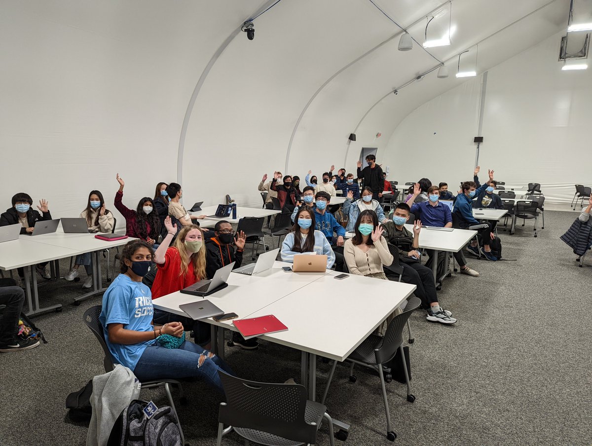 Rice_D2KLab's tweet photo. #D2KLab students communicated their current results during midterm and received feedback from their peers and mentors. Exchanging feedback and exploring ways to improve their final pitch is especially important for #datascience students working on a real-world project. #GoOwls https://t.co/ScZ8lswzGG