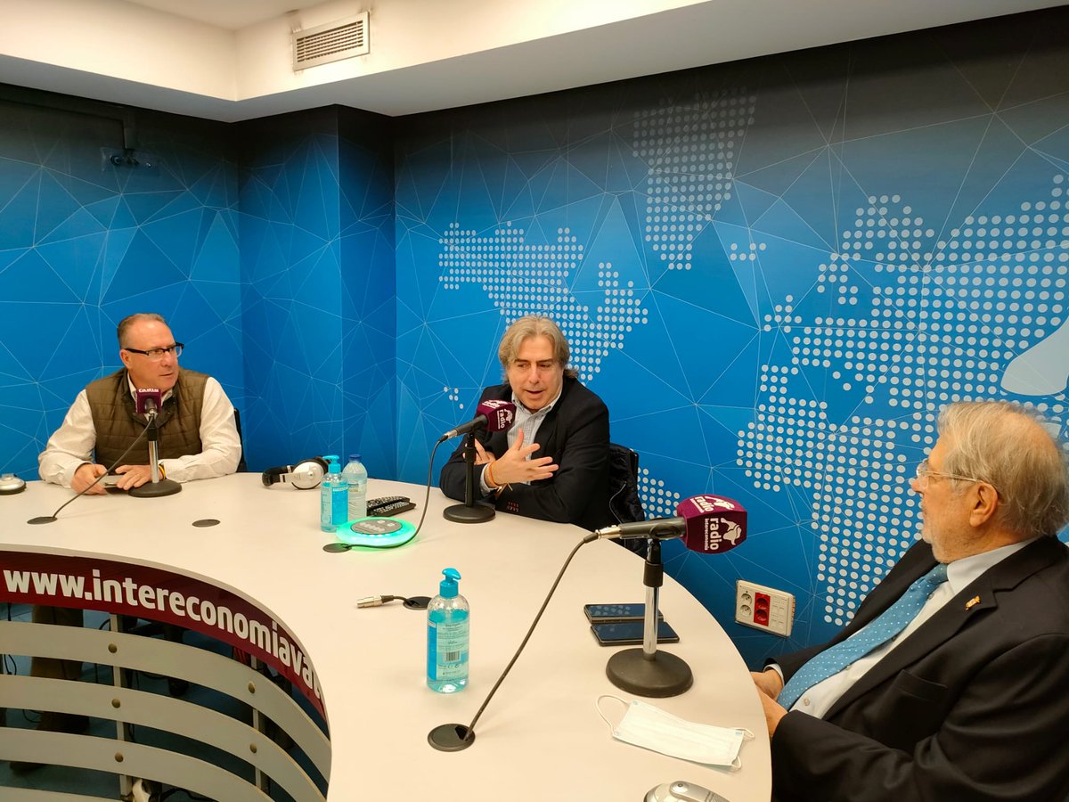 IntercafeRadio's tweet photo. 🎙#PODCAST Hoy #16M con:
▶️José Sanchis, Vicepte #CEVEX, y presidente Casa de Valencia en Washington
▶️ @juanviperezaras, politólogo y consultor empresarial
▶️@andrea_montoliu, CEO y cofundadora de #Talentomnia @Startup_VLC
https://t.co/zhmmT7iK8q https://t.co/0RovidxnQB