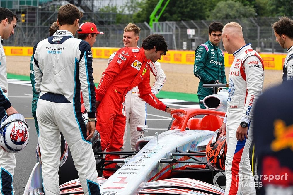 pabloferrerga's tweet photo. El hilo de "✨Conoce a la parrilla de 2022✨" que ha subido la F1 pero bien https://t.co/cBWBizaCQc