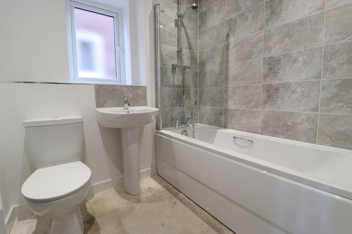 Movuno_HO's tweet photo. π₯New Build π₯
3 Bed, End Terrace on Twine Way, Farington Moss.
This property is ready to make your own, with fantastic views overlooking a lake.
For more information or to arrange a viewing, visit:
https://t.co/bcBJzTSwb9
#ForSale #EndTerrace #NewBuild https://t.co/eEYDP8T1PH