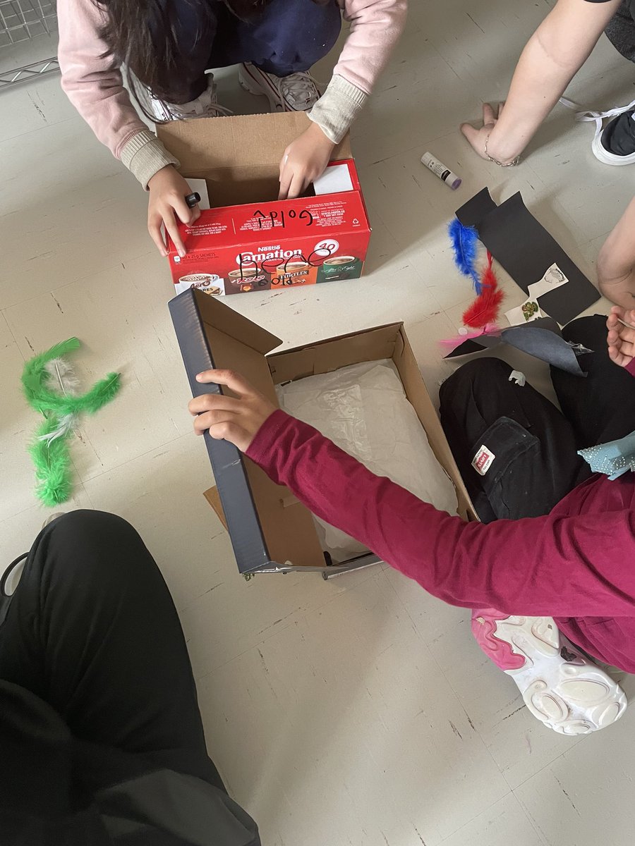 ECKnights's tweet photo. “Ms. Bs grade 3 syduents are setting some traps in hopes of catching that sneaky leprechaun!” 🍀🍀🍀 #makermovement https://t.co/YwlLrXKjAU