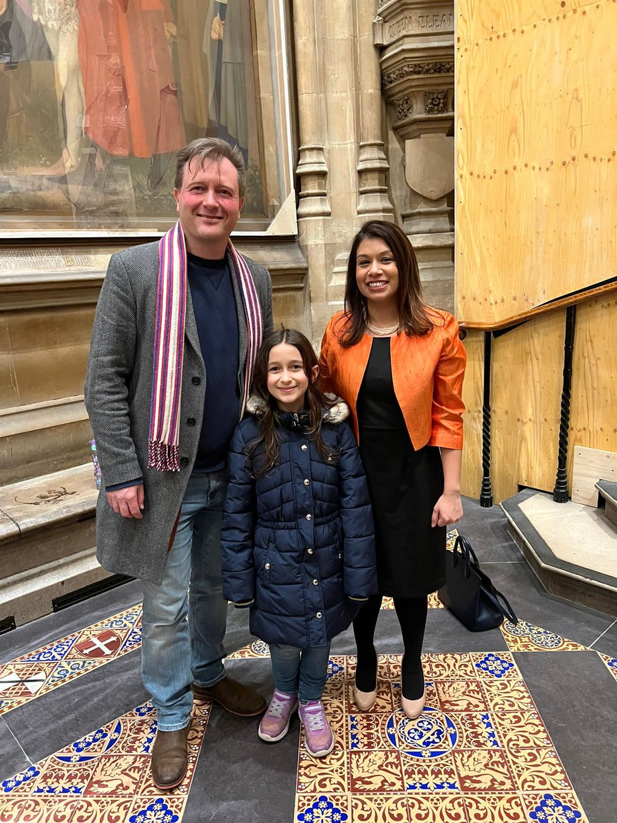 An amazing moment to see Richard and Gabriella in Parliament on their way to greet Nazanin off the plane. 

So glad they were able to make it to hear the outpouring of love and support from MPs from all parties in the Commons Chamber.

#NazaninIsFree