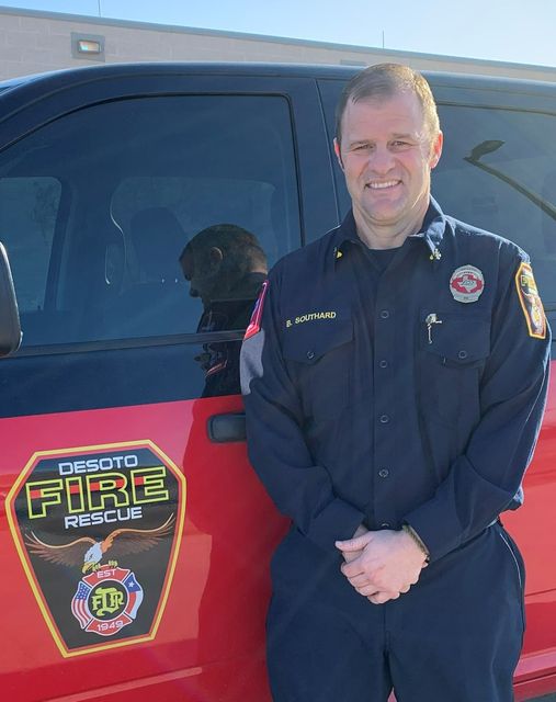 desotofd's tweet photo. DFR is proud to introduce our new fire chief, Bryan Southard.   He grew up in DeSoto Fire Rescue starting as Firefighter/Paramedic, Engineer/ Captain/EMS Battalion Chief/Assistant Chief.  and and Praying for great things ahead for you, your family and this amazing department! https://t.co/Vxkqfihsvt