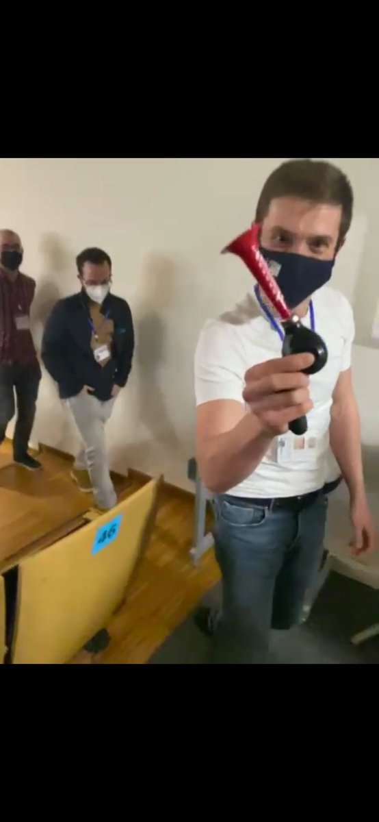j2ifam2022's tweet photo. David recibiendo de su propia medicina como actividad sorpresa del día de hoy 🤪😂 #J2IFAM https://t.co/r8q4NWrYKu