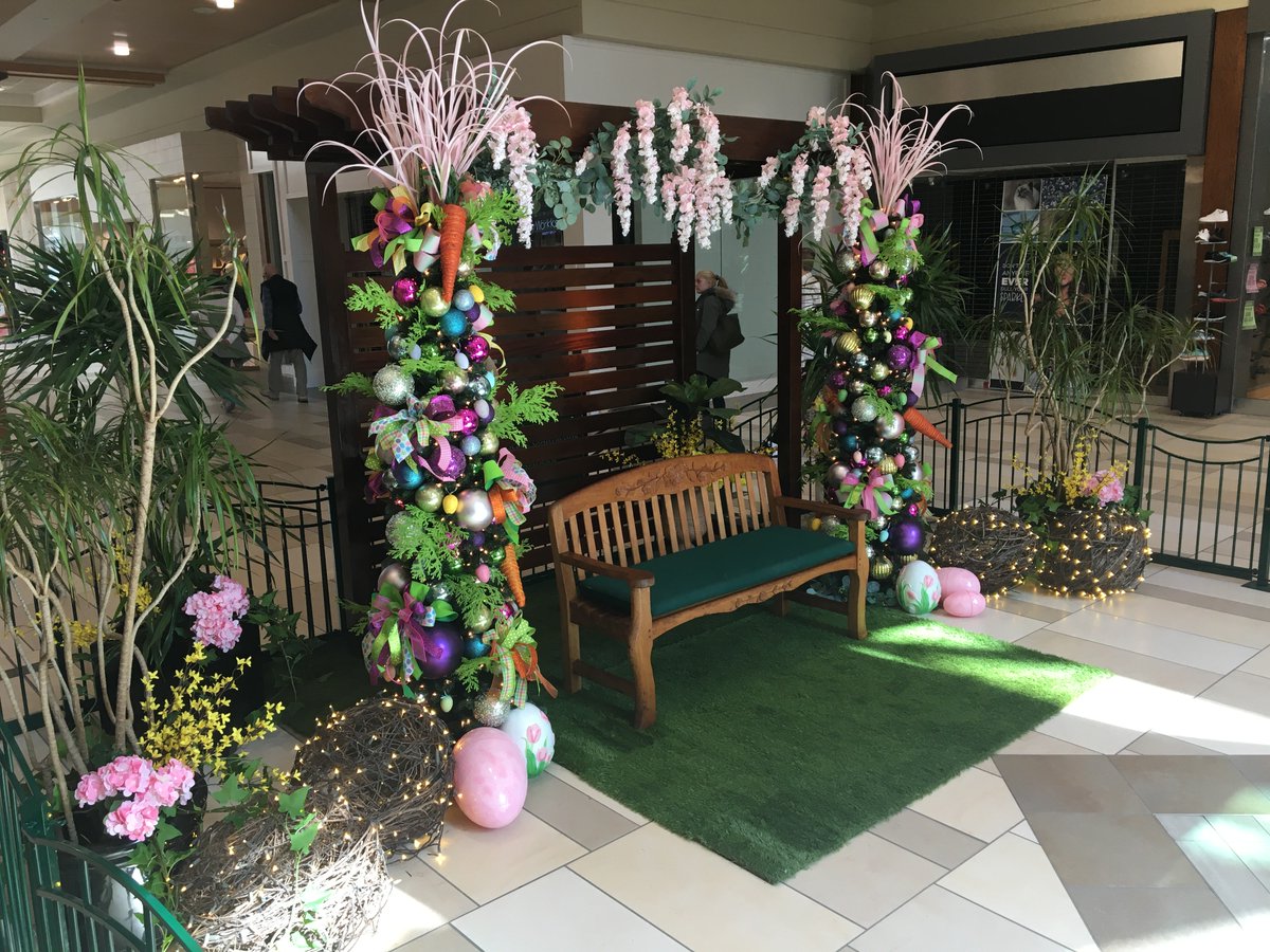 BrookfieldSq's tweet photo. Springtime is blooming 🌸 and the Easter Bunny will arrive at Brookfield Square on Friday! A beautiful setup by David J. Frank Landscaping has our beloved bunny eager to capture a special moment with your family 🐰

Reserve your Easter photos: https://t.co/E9qcPfZsrc
#brookfield https://t.co/WiyBzhFVtp