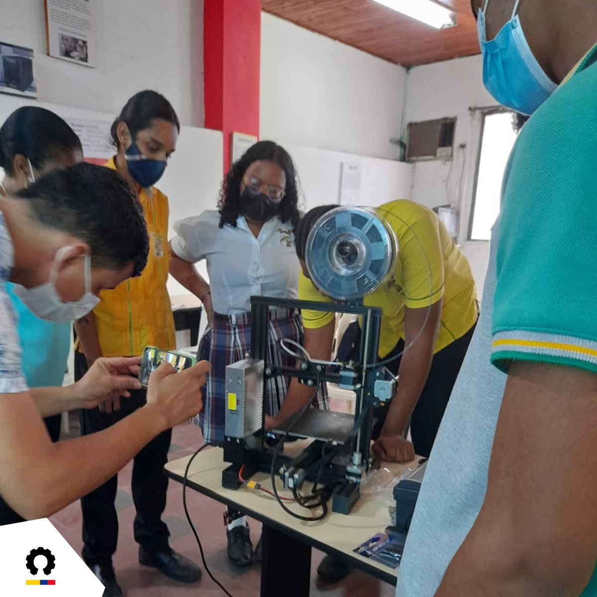 Makers Colombia tweet media