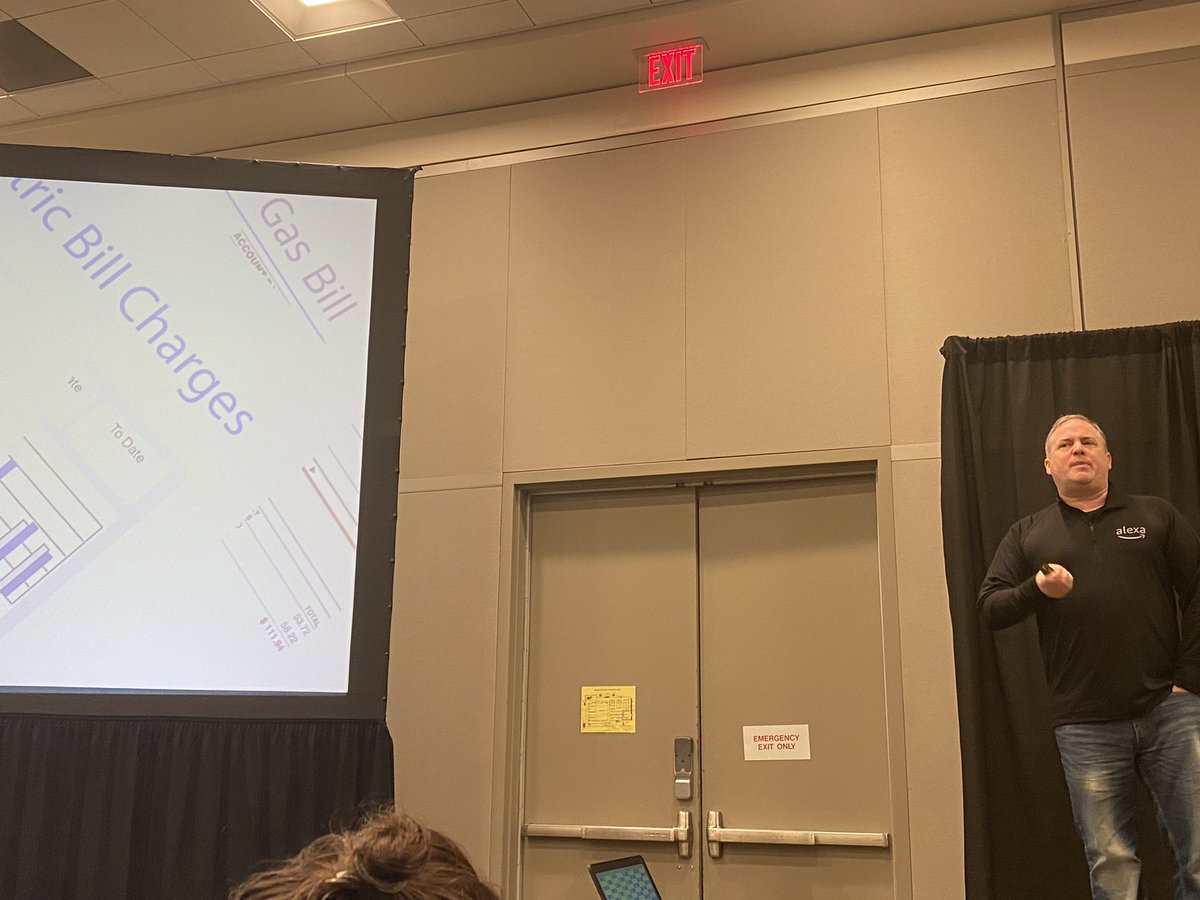 baco_doug's tweet photo. Parece que a IA vai cuidar dos meus boletos.
- Até que enfim uma notícia boa sobre o futuro. 

#SXSW2022 Futuro das pessoas. Jeff Blankenburg CTE | Alexa https://t.co/CZv7KbkEHZ