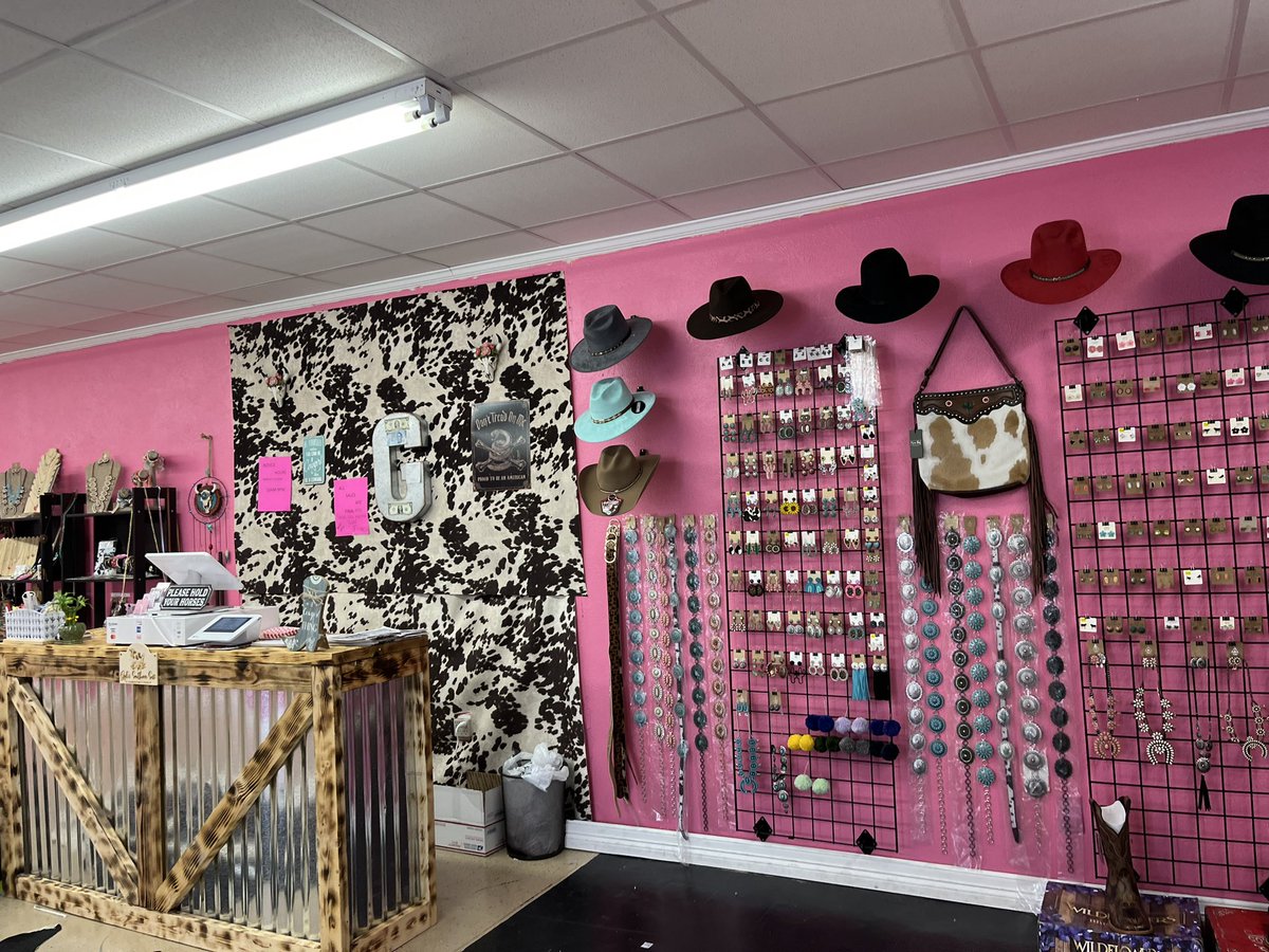 gkaylaaaa's tweet photo. Have you been to our store ? 1611 richey Pasadena tx 77502 Monday-Sunday https://t.co/m3PGEdyCa7