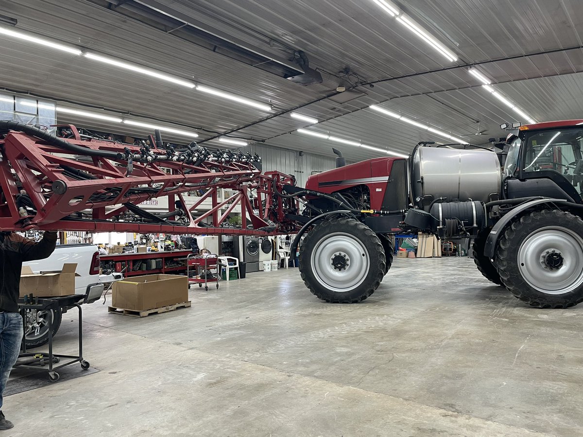 We got to do an install on a Case Patriot 3330 this week. Stay tuned for the installation video.

#caseih #nutraboss #sidedress #nitrogen #fertilizer