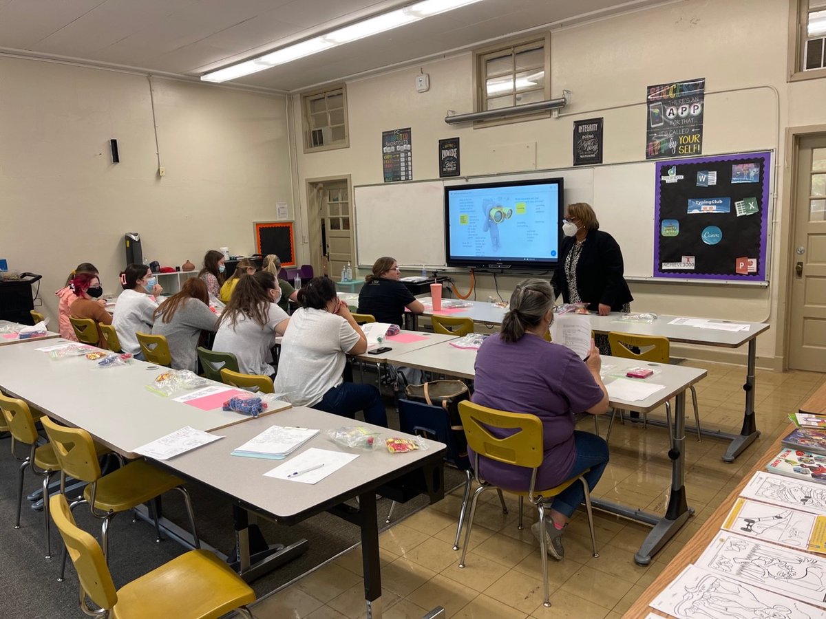 VIPS_BR's tweet photo. Each semester @LatrendaK, EBR Schools Mathmatics Curriculum Content Trainer hosts a fun workshop for our volunteers. This time, she shared math games, ideas, and resources that Math Friends can use in their tutoring sessions to help their students strengthen their math skills. https://t.co/5sxvINdIKs