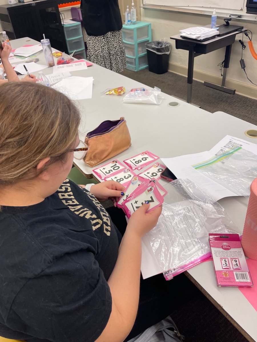VIPS_BR's tweet photo. Each semester @LatrendaK, EBR Schools Mathmatics Curriculum Content Trainer hosts a fun workshop for our volunteers. This time, she shared math games, ideas, and resources that Math Friends can use in their tutoring sessions to help their students strengthen their math skills. https://t.co/5sxvINdIKs