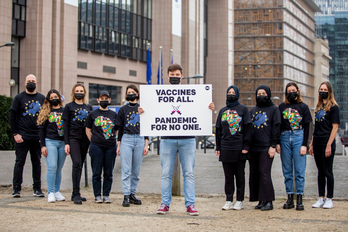 ONEinEU's tweet photo. We recognize progress on the #COVID19 vaccine waiver, but:
👉A #TrueTRIPSwaiver must cover treatments &amp; tests
👉A #TrueTRIPSwaiver must waive all critical aspects of IP, not just patents
@vonderleyen &amp; @VDombrovskis we urge you to push for a true compromise! https://t.co/SLmtRFEDrW