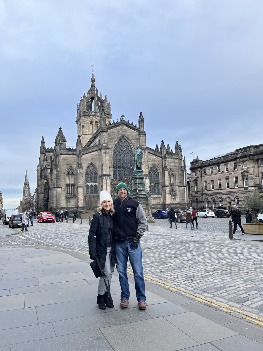 ShellieJ_KISD's tweet photo. Edinburgh, Scotland is beyond beautiful. Absolutely unbelievable! https://t.co/tL3mr5zYa6
