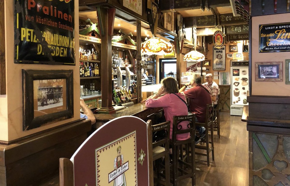 NessMayonessa's tweet image. Urgente!! Soy la hija del dueño de un bar/restaurante alemán de Zaragoza en Puerta del Carmen, pleno centro. Necesitaríamos a gente más joven por aquí y un poquito de ayuda para movilizarlo. Con esto del COVID está siendo complicado. Si me ayudáis os lo agradezco mil. Gracias! 🖤