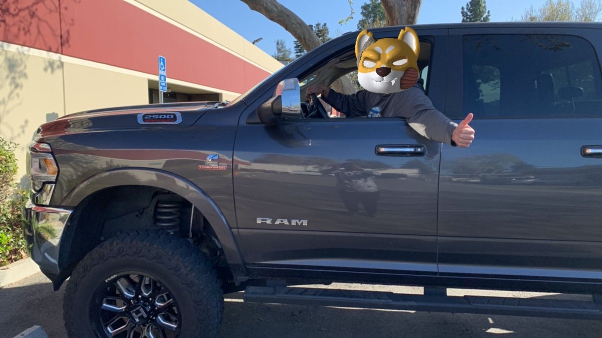 ZombieReign's tweet photo. @ZinuToken @instagram Arriving to to work. @ZinuToken #zinu #zombiemob https://t.co/Wg206EWo8G