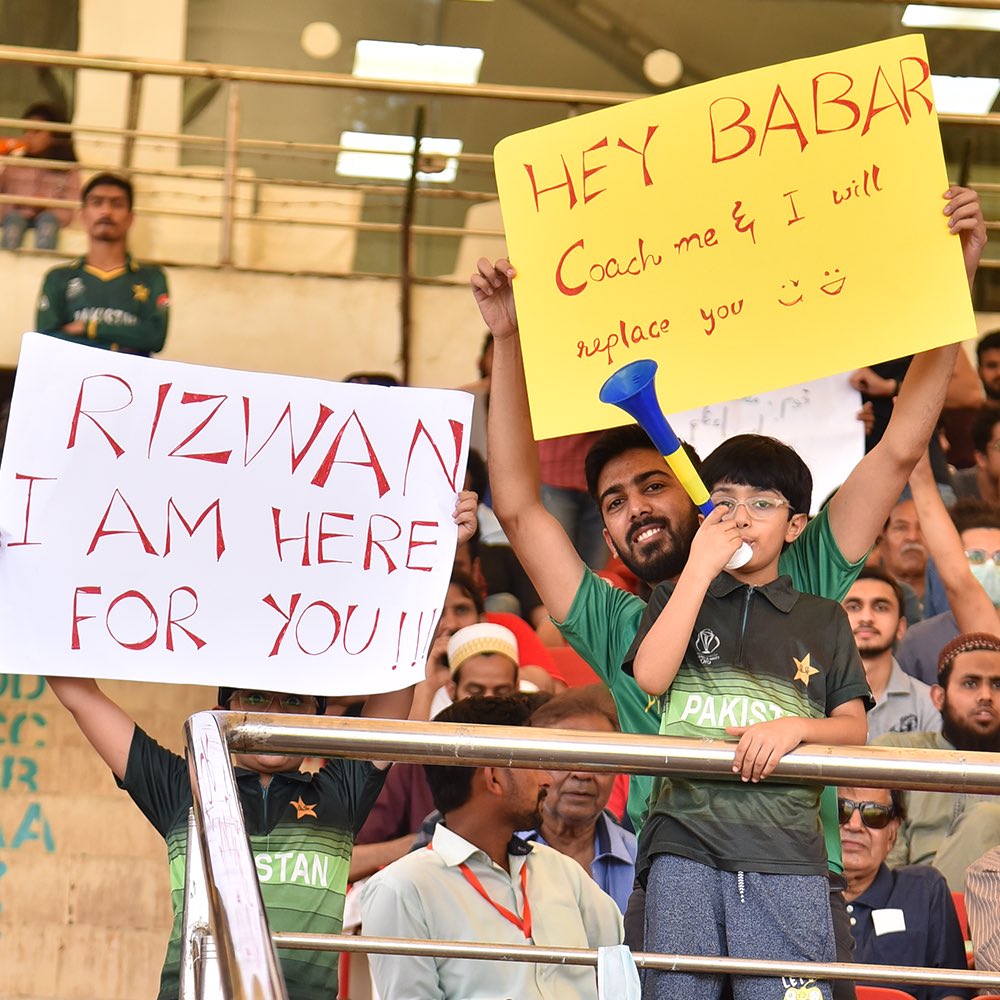TheRealPCB's tweet photo. Karachi fans! 😃
Thank you for being an electric crowd, for hosting Test cricket at NSK and becoming part of this historic tour with us.

#BoysReadyHain l #PAKvAUS https://t.co/ui0PPEhy4c