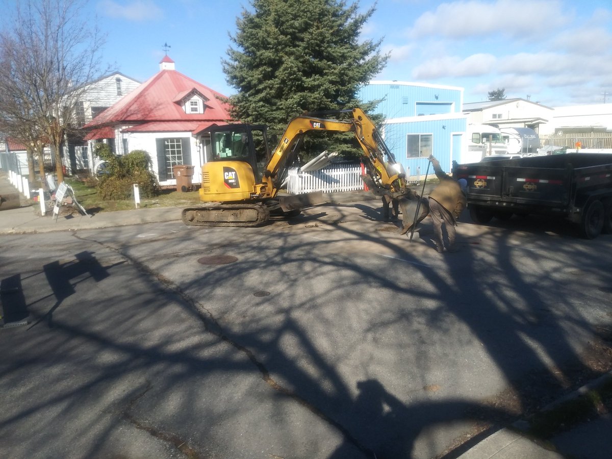 rpgresearch's tweet photo. RPG Community Center construction begins. Digging up city street to begin installing sewer lines. And so it begins... https://t.co/P5qgIGbyuN #rpg #spokane #communitycenter #rpgcc https://t.co/j2ZnhYO3Wa