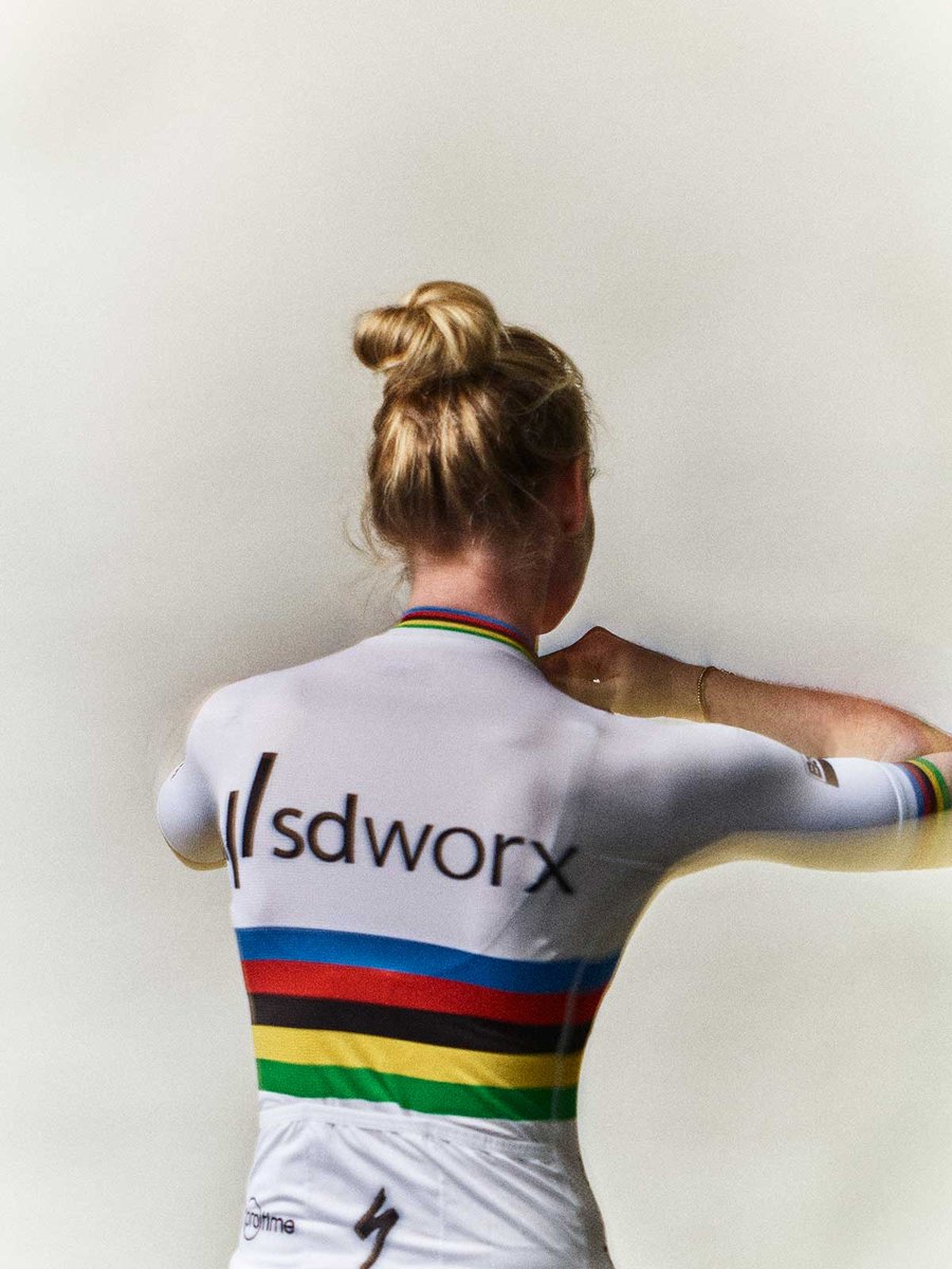 “There’s something ahead of me I have never done before. It’s that exciting feeling like you have as a child when you go to Disney World. I like that feeling.”

From Issue 108: Anna van der Breggen, the next chapter

l8r.it/DSQ7