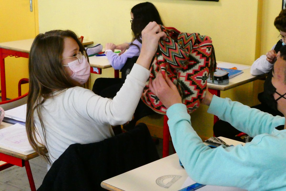 Retour sur l'intervention de Lise dans le collège La Jordanne à Aurillac. Les enfants ont pu découvrir un autre mode de compréhension du monde et de penser la société. 

Vous souhaitez que l'on intervienne dans votre établissement ? Contactez-nous ! : bit.ly/3CPxoRX