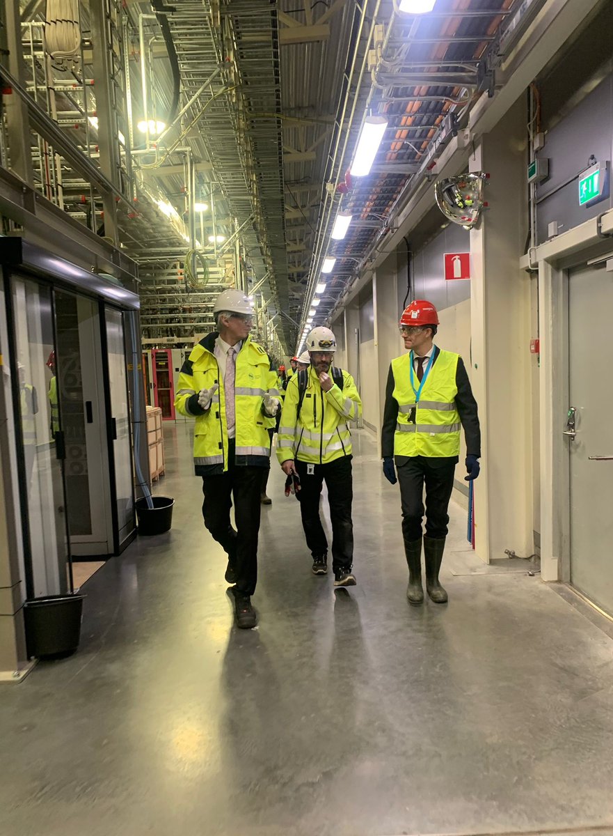 e_de_gonneville's tweet photo. 🇨🇵 is a strong supporter of the @essneutron, one of the most ambitious research infrastructures currently being built. 
Confirming the 🇪🇺 leadership in #neutronics - with the help of the best French science &amp; technology! @CEA_Officiel @CNRS @thalesgroup @sup_recherche https://t.co/R7mbt7sPD4