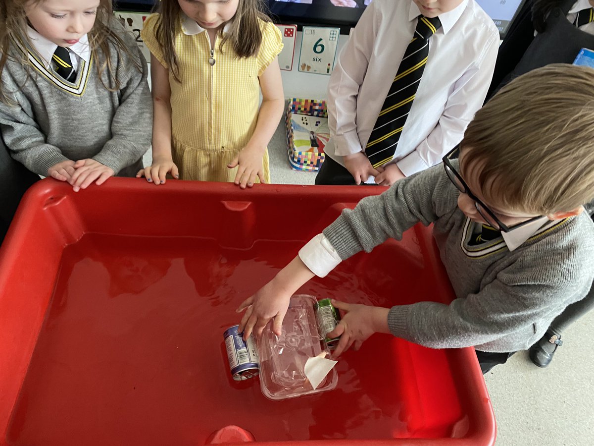 stclarespserc's tweet image. P1b loved testing out their boats this afternoon and making their hypothesis! 😀⛵️We were so excited to see them float! #ERCSTEM