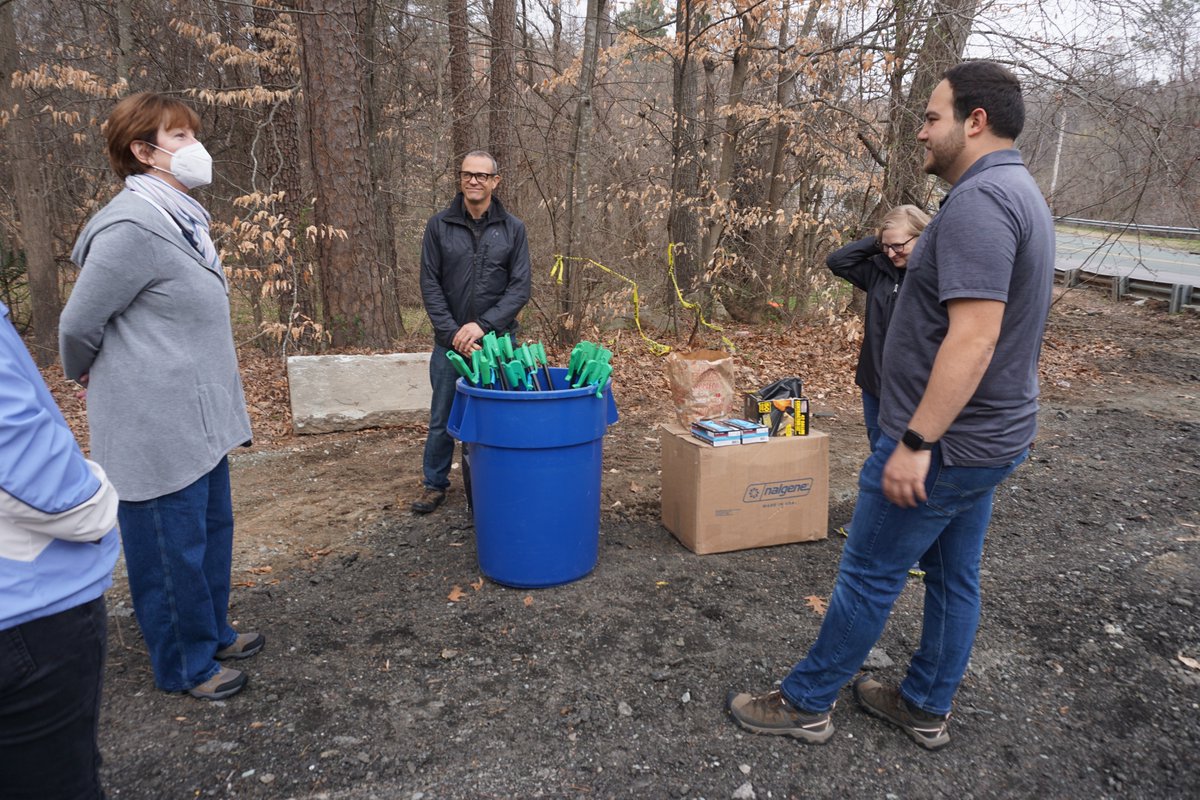 We love our waterways, especially when they're clean. Thanks to UNC Environment, Health and Safety for organizing this morning's cleanup at the Dean Smith outfall. 💚 #OCCreekWeek