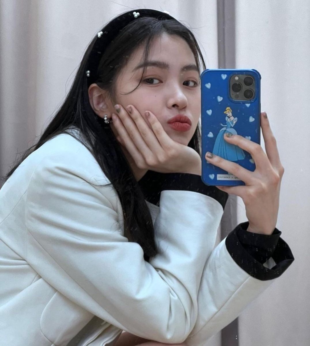 ㅤ 

ㅤㅤ% S O L A I N E J U L E S ... 🌸
       new acc but not new to rp.  
       like/retweet to be mutuals.
ㅤ
ㅤ