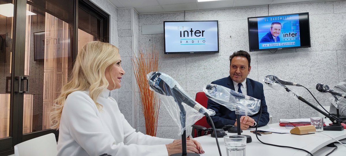 RadioInter_es's tweet photo. 🔴 EN DIRECTO en #RadioInter

@ccifuentes en el programa @el_barometro con @AlbertCastillon 

📻 93.5FM / 918AM (Madrid)

https://t.co/hgsJXDw2sd https://t.co/VWLYXG6Ekg