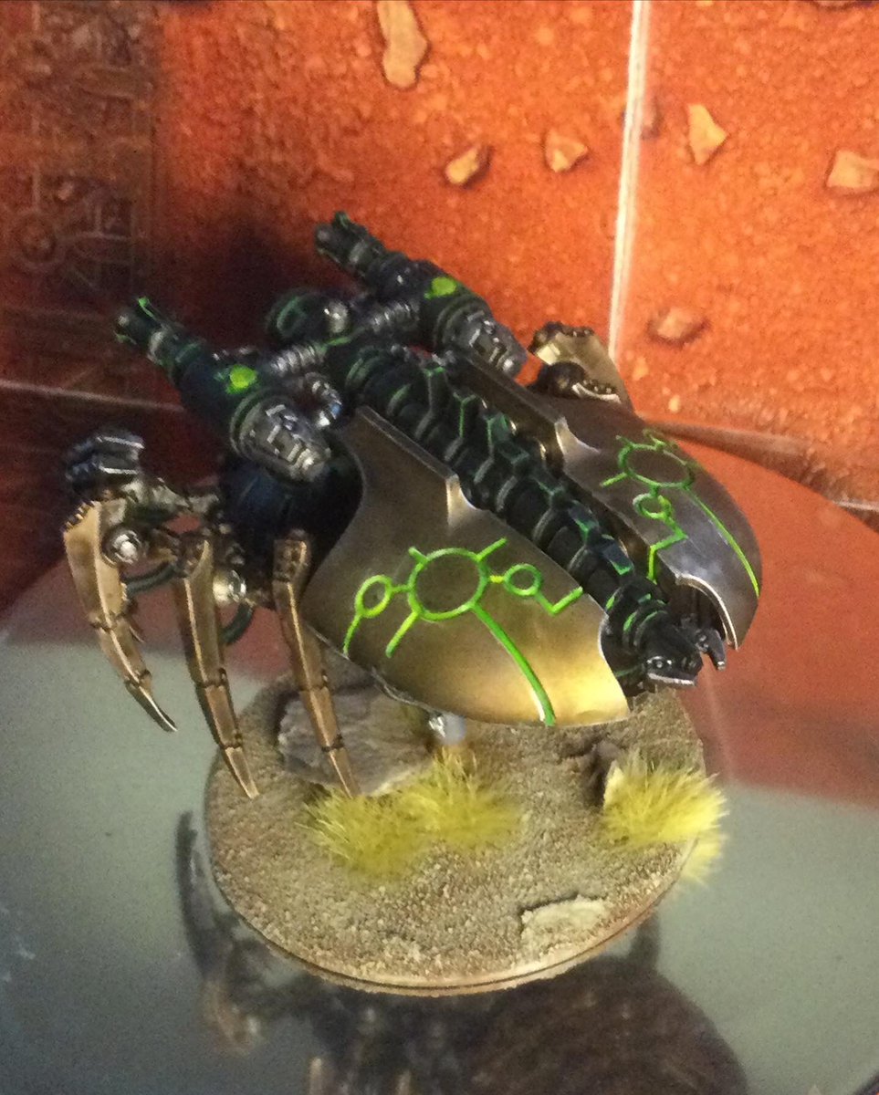 tiffanyszoneuk's tweet photo. Two minis finished. I can now write ‘painted’ next to them on the list. It’s just a shame the list seems to get longer than shorter. 🤷🏻♀️ #darkstrider #canoptekspyder #tauempire #necrons #pathfinder #tausept #szarekhandynasty #warhammer40k #warhammercommunity #paintingwarhammer https://t.co/JzWDm0iJL3