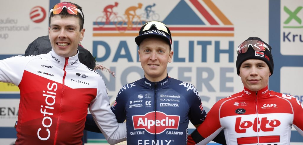 WielerFlits's tweet photo. Max Walscheid tweede in Nokere Koerse: “Indrukwekkende sprint van Merlier”

https://t.co/IawbZX3raB

🇧🇪 #wielrennen #koers #NokereKoerse #DNK22 @NokereKoerse https://t.co/GEWyOdefwv