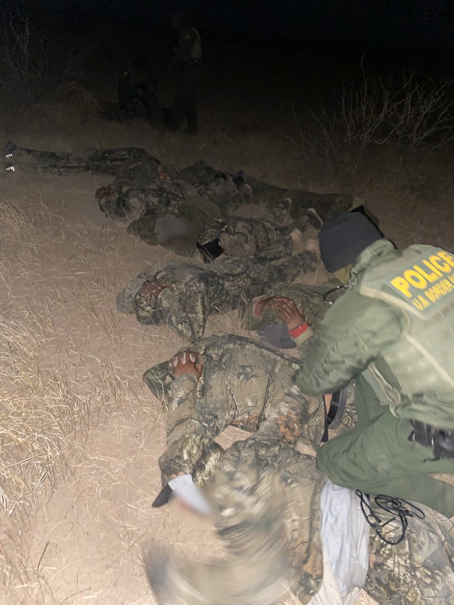 nbpc2509's tweet photo. OUR CARDIO IS BETTER THAN YOURS, SO STOP RUNNING YOU SLOWPOKES:
Big Bend #BorderPatrolAgents prove if you run from us, we will just catch you tired.  41 aliens caught by Van Horn and Marfa BP.  Some ran, all caught. #BorderPatrol #BPUnion #Police #BorderCrisis #ThinBlueLine https://t.co/ghmw61jjdm