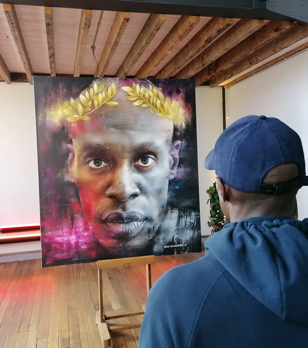 Picture I took of Patrick in front of his portrait I did, for BBC1 Extraordinary Portraits show.  Great experience. 
#ExtraordinaryPortraits #art #dale_grimshaw patrickhutchinson #bbc1 #tinietempah #dalegrimshae